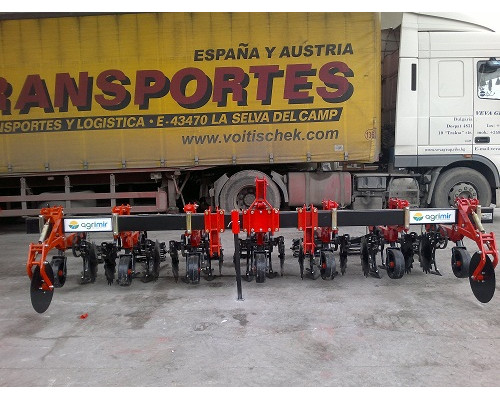 Cultivator între rînduri